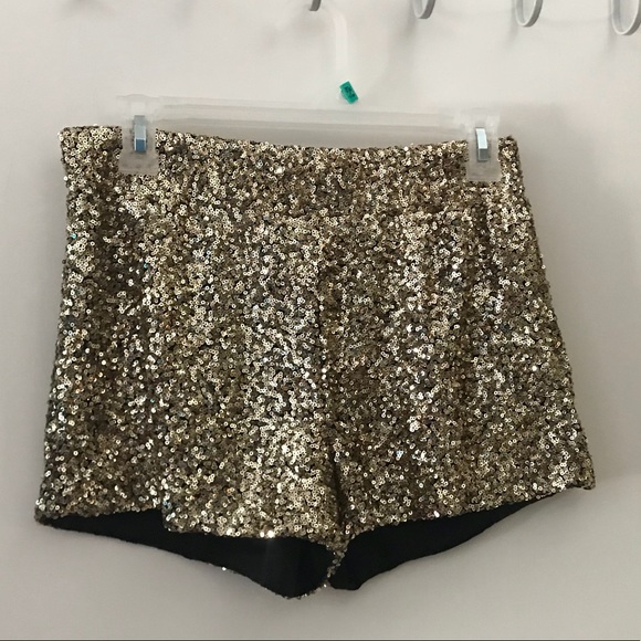 Sequenced Shorts - Picture 2 of 4